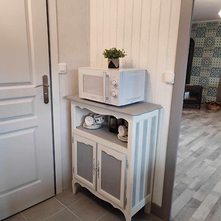 Chalet Dans La Foret....Adorable 1 Bedroom Chalet Surrounded By Woodland Pressignac 외부 사진