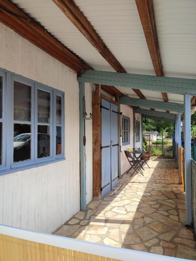 Chalet Dans La Foret....Adorable 1 Bedroom Chalet Surrounded By Woodland Pressignac 외부 사진